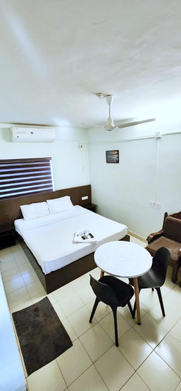 Apsara Residency Hotel Perintalmanna Exterior photo